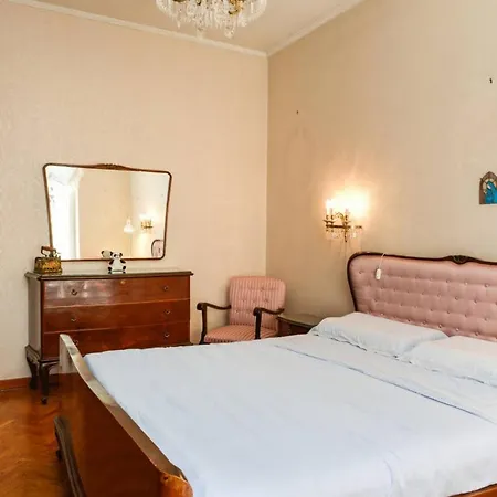 Bed & Breakfast Trev *